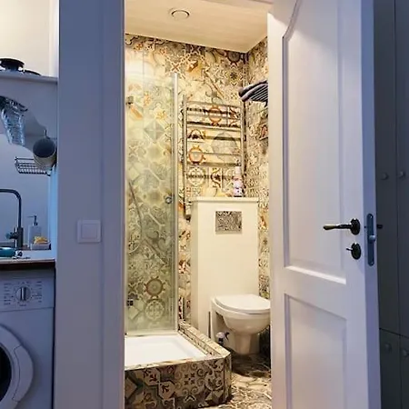 Apartment Bright And Cozy Old Town Studio! Tallinn
